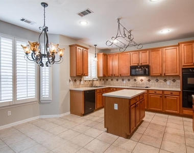 2212 Bayou Court - Photo Thumbnail 18