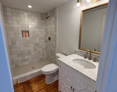 157 Wentworth St - Photo Thumbnail 9