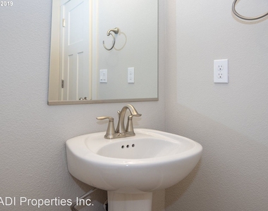 7233 Se Tamarack Street - Photo Thumbnail 13