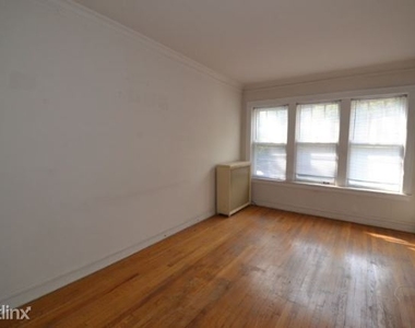 5023 N. Winchester, Unit 4 - Photo Thumbnail 4