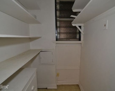 5023 N. Winchester, Unit 4 - Photo Thumbnail 12