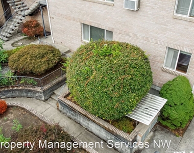 6044 N Lombard Street - Photo Thumbnail 17