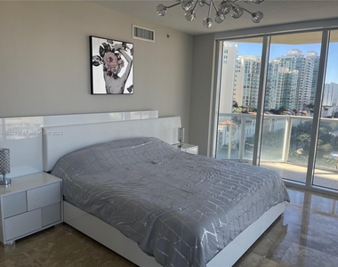 16699 Collins Ave - Photo Thumbnail 10