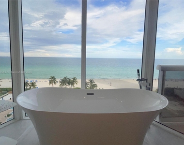 17555 Collins Ave - Photo Thumbnail 12