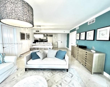 17201 Collins Ave+den - Photo Thumbnail 12