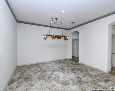 842 Wall St - Photo Thumbnail 9