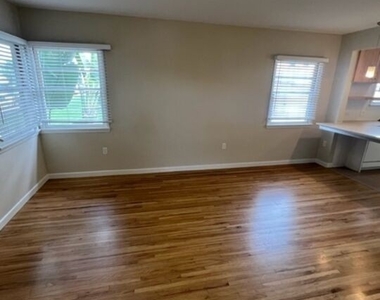 1012 Elkgrove Ave - Photo Thumbnail 11