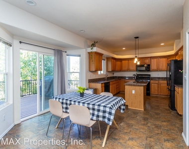 3116 Greenmoor Ct - Photo Thumbnail 13