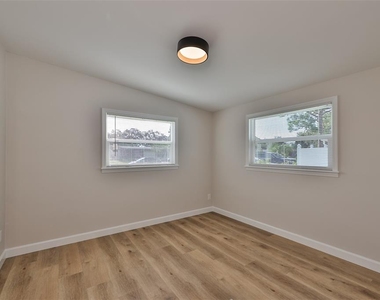 5580 Hobson Street Ne - Photo Thumbnail 14