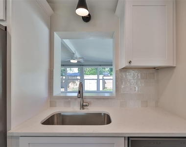 5580 Hobson Street Ne - Photo Thumbnail 9