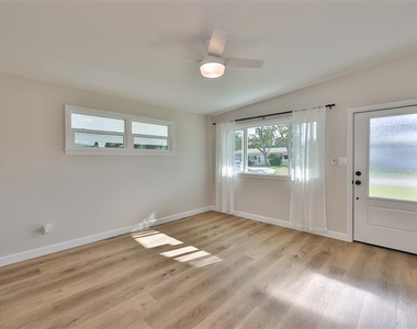 5580 Hobson Street Ne - Photo Thumbnail 13