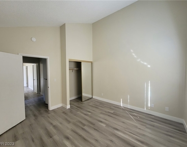 4455 Sirius Avenue - Photo Thumbnail 16