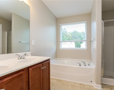 2925 Filbert Street - Photo Thumbnail 9