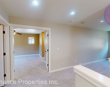 230 Ne Ironcreek Place - Photo Thumbnail 19