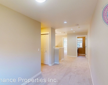 230 Ne Ironcreek Place - Photo Thumbnail 18