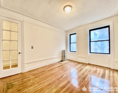 106 Cabrini Boulevard - Photo Thumbnail 2