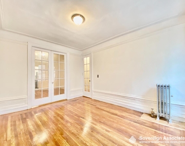 106 Cabrini Boulevard - Photo Thumbnail 3