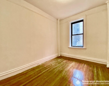 106 Cabrini Boulevard - Photo Thumbnail 6