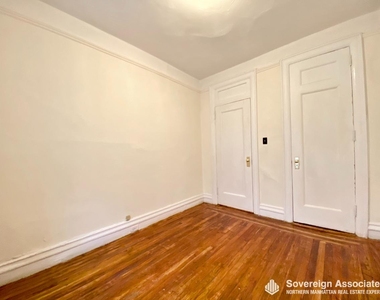 106 Cabrini Boulevard - Photo Thumbnail 7