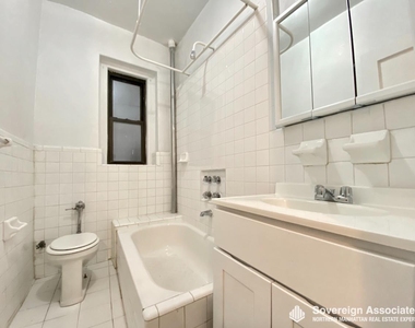 106 Cabrini Boulevard - Photo Thumbnail 5