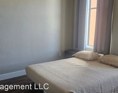275 N Broadway - Photo Thumbnail 4