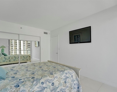 16485 Collins Ave - Photo Thumbnail 25