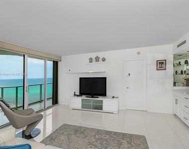 16485 Collins Ave - Photo Thumbnail 0