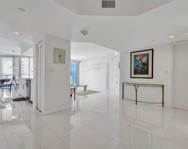 16485 Collins Ave - Photo Thumbnail 27