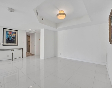 16485 Collins Ave - Photo Thumbnail 26