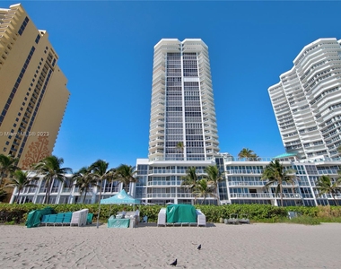 16485 Collins Ave - Photo Thumbnail 22