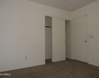 22045 W Solano Drive - Photo Thumbnail 29