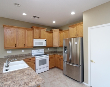 42550 W Candyland Place - Photo Thumbnail 1