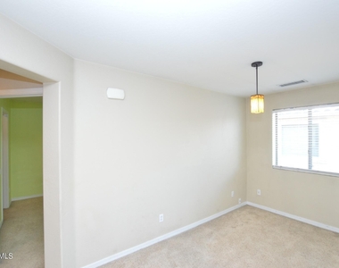 2209 W Marconi Avenue - Photo Thumbnail 9