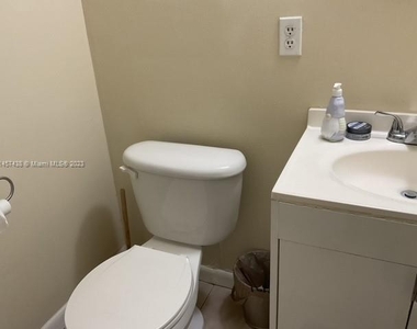 6312 Sw 139 Ct - Photo Thumbnail 16