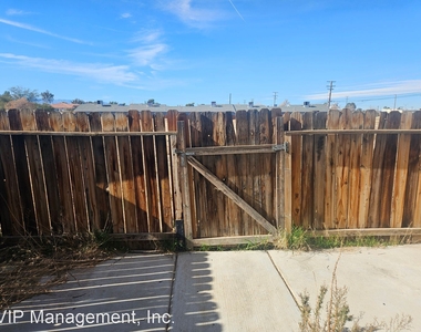 16280 Sequoia Ave - Photo Thumbnail 7