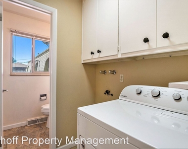 6346 Nelson Street - Photo Thumbnail 6