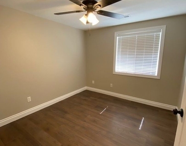 6601 Ne 67 Cir - Photo Thumbnail 11