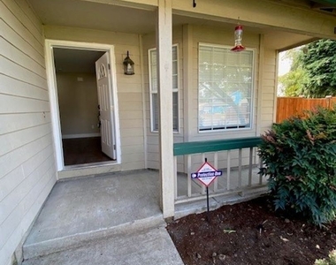 6601 Ne 67 Cir - Photo Thumbnail 1