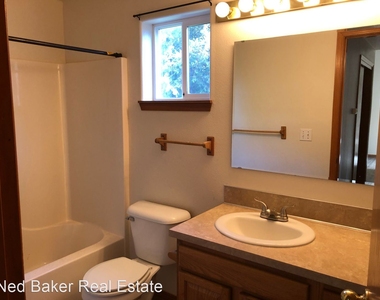 472 Madrona Ave S - Photo Thumbnail 25