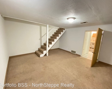 39 W 10th Ave - Photo Thumbnail 7