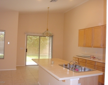 6773 W Quail Avenue - Photo Thumbnail 0