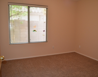 6773 W Quail Avenue - Photo Thumbnail 1