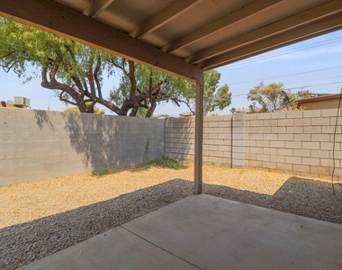 538 E Oraibi Drive - Photo Thumbnail 31