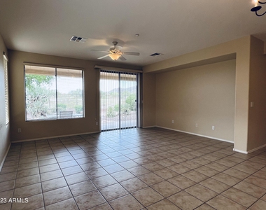 41018 N Prestancia Drive - Photo Thumbnail 10