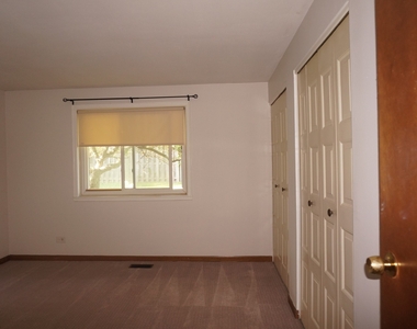 1130 Quanset Court - Photo Thumbnail 7