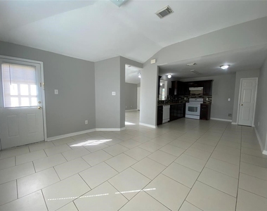 4046 Cary Creek Drive - Photo Thumbnail 5