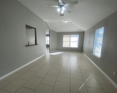 4046 Cary Creek Drive - Photo Thumbnail 2