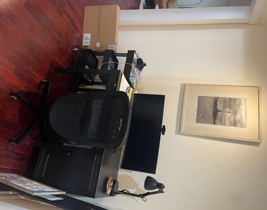 494 Hudson Street - Photo Thumbnail 8