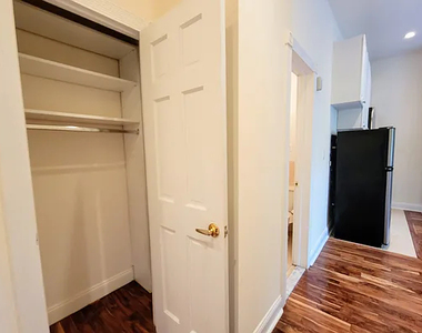 494 Hudson Street - Photo Thumbnail 5
