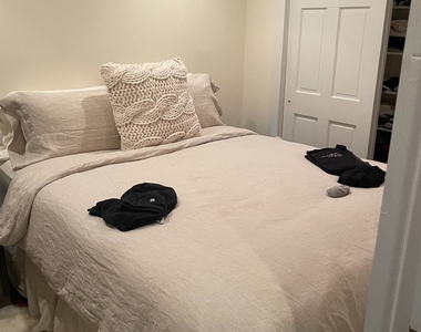 494 Hudson Street - Photo Thumbnail 11